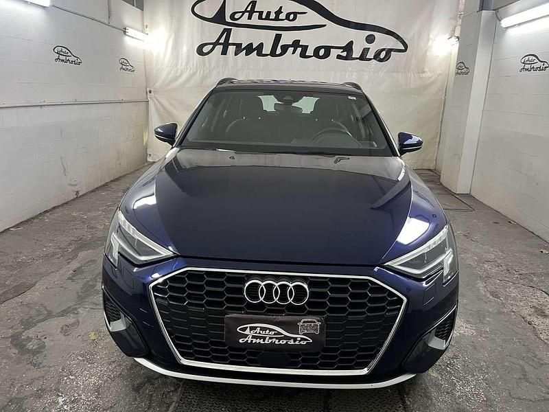 Usata Audi A3 Sportback S-Line 116 CV (85 kW) 2021 Blu/azzurro Utilitaria