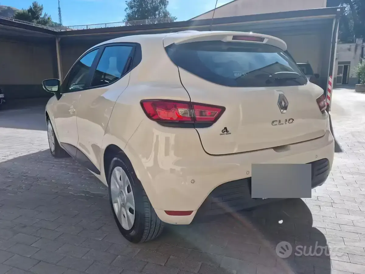 Usata Renault Clio IV 73 CV (53 kW) 2017 Berlina