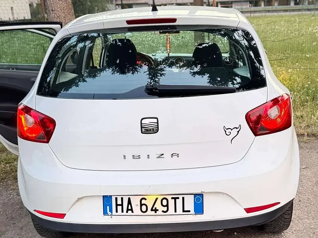 Usata Seat Ibiza Style 90 CV (66 kW) 2010 Bianco Berlina