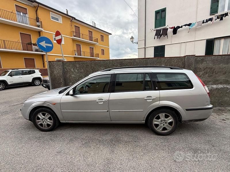 Grigio Usata 2002 Ford Mondeo Station wagon | 1750 € - Immagine 1/4