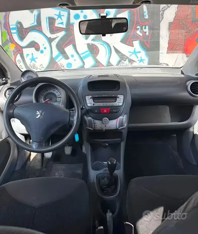 Usata Peugeot 107 68 CV (50 kW) 2006 Grigio Utilitaria