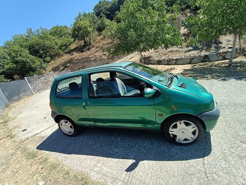 Usata Renault Twingo 58 CV (42 kW) 2001 Verde Utilitaria