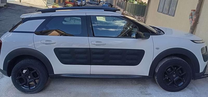 Usata Citroën C4 82 CV (60 kW) 2017 Bianco SUV