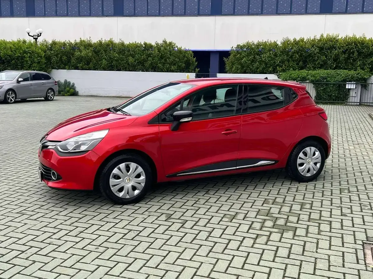 Usata Renault Clio IV 73 CV (53 kW) 2014 Rosso perlato Berlina