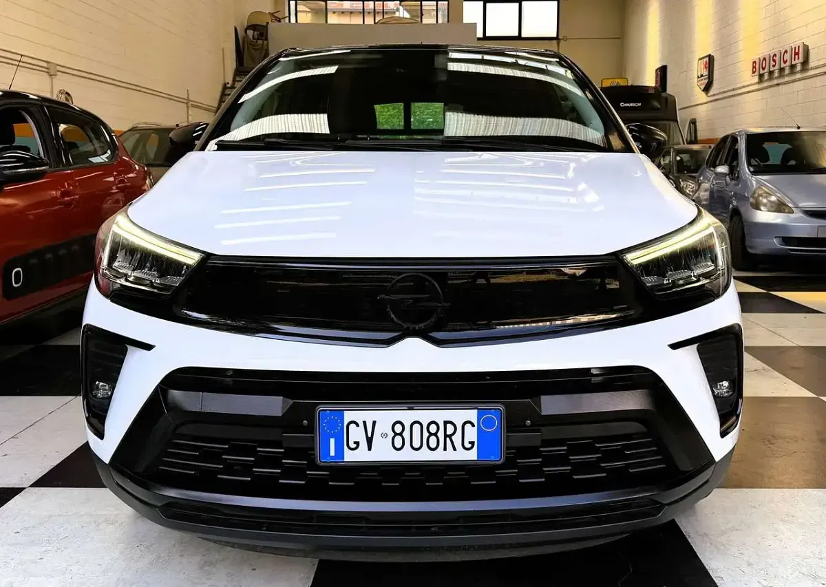 Usata Opel Crossland GS Line 110 CV (80 kW) 2023 White jade SUV