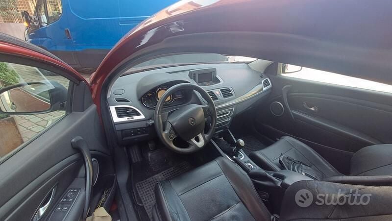 Usata 2010 Renault Mégane Coupé Coupé | 3000 € (Buon prezzo) - Immagine 1/4