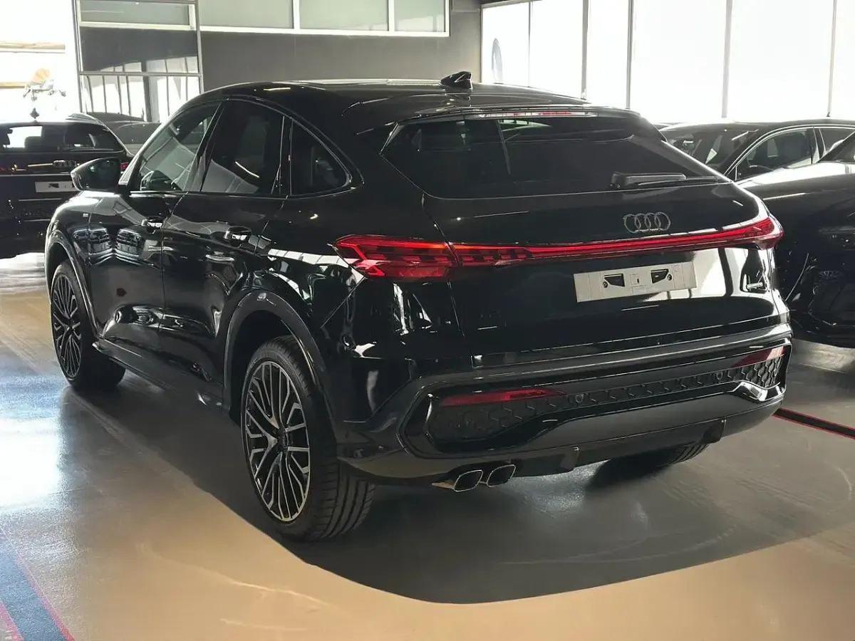 Nuova Audi Q5 Design 203 CV (149 kW) 2026 Nero SUV