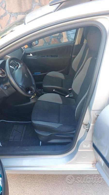 Usata Peugeot 207 90 CV (66 kW) 2008 Grigio Station wagon