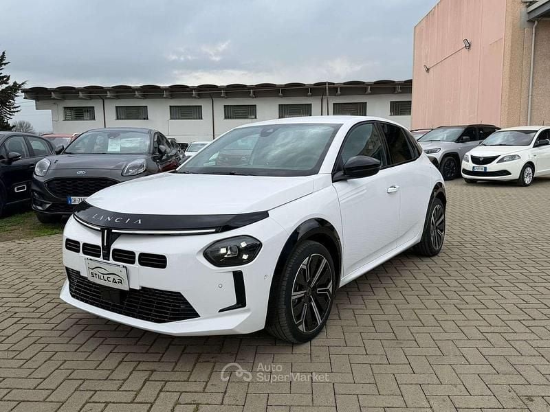 Usata Lancia Ypsilon 101 CV (74 kW) 2025 Bianco Utilitaria