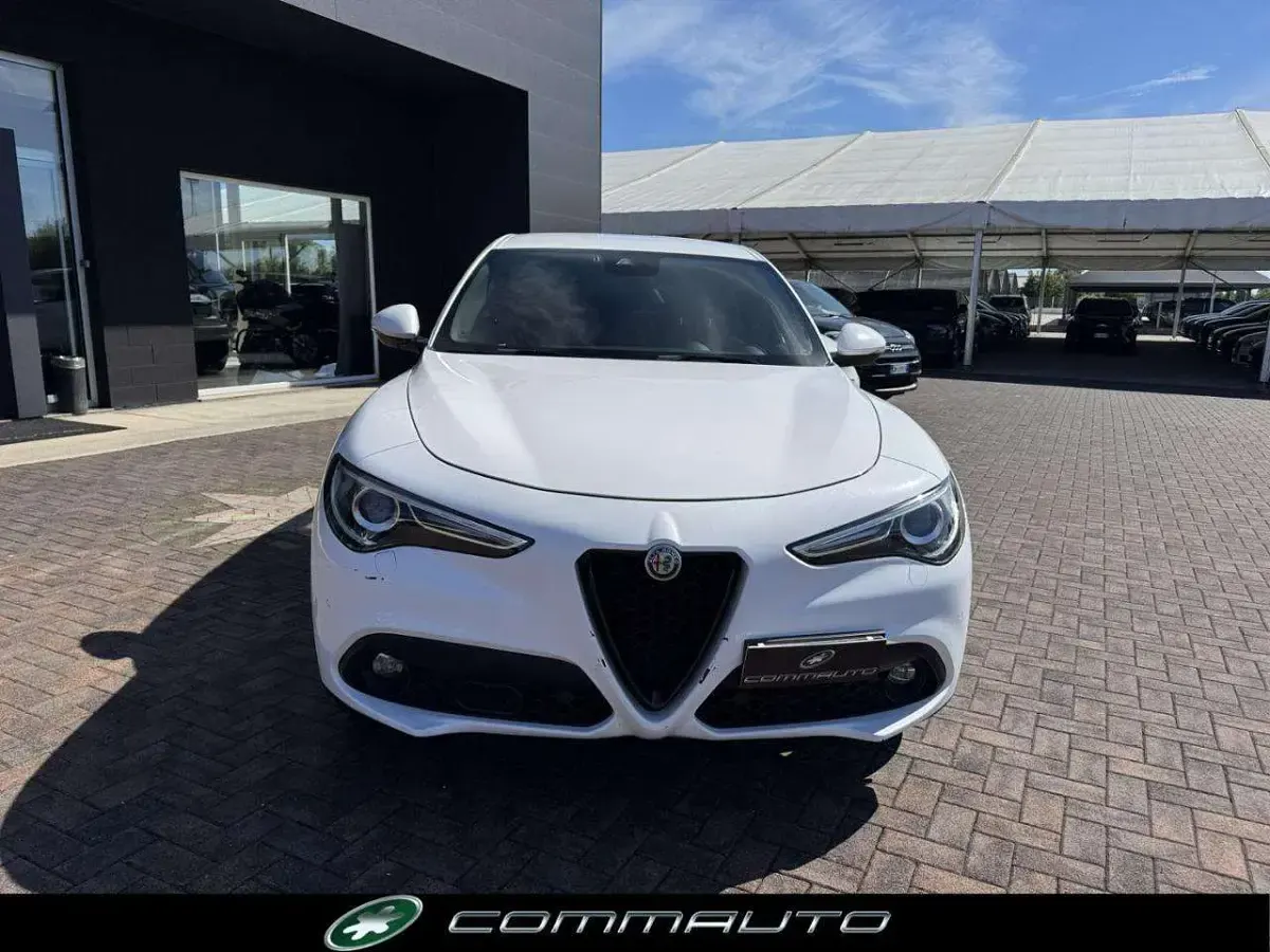 Usata Alfa Romeo Stelvio Sprint 190 CV (139 kW) 2022 Bianco SUV