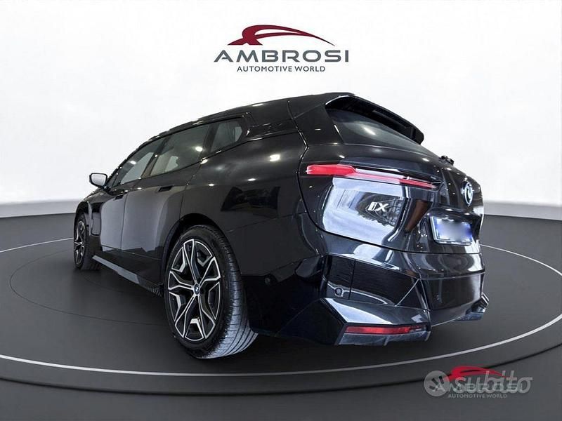 Nuova BMW iX Comfort Edition 239 kW (326 CV) 2025 Nero SUV