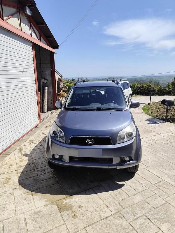 Usata Daihatsu Terios 105 CV (77 kW) 2008 Grigio SUV