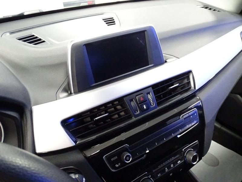 Usata BMW X1 Advantage 218 CV (160 kW) 2018 Argento metallizzato SUV