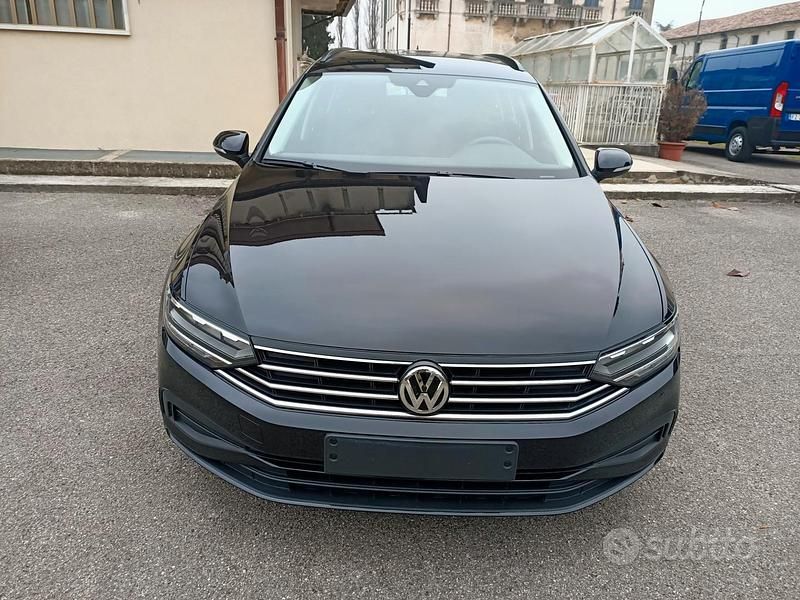 Usata VW Passat Business 120 CV (88 kW) 2020 Nero Station wagon