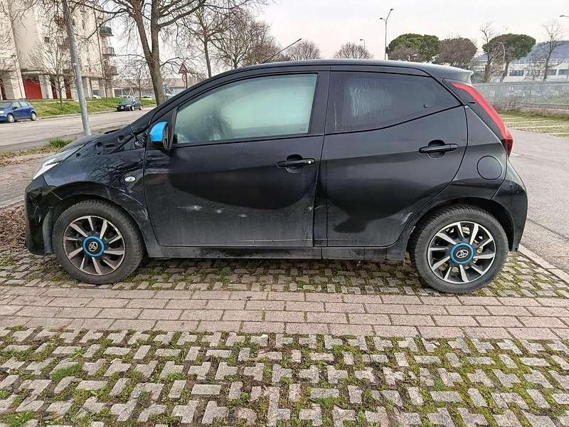 Usata Toyota Aygo Trend 72 CV (52 kW) 2019 Nero Utilitaria