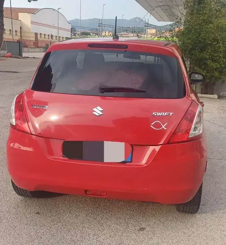 Usata Suzuki Swift 94 CV (69 kW) 2011 Rosso Utilitaria
