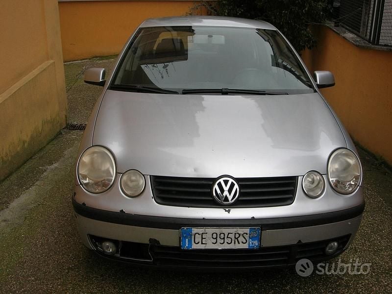 Usata VW Polo Comfortline 75 CV (55 kW) 2002 Grigio Berlina
