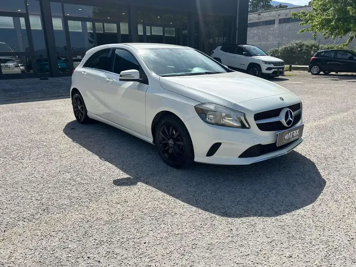 Usata Mercedes A160 90 CV (66 kW) 2017 Bianco Berlina
