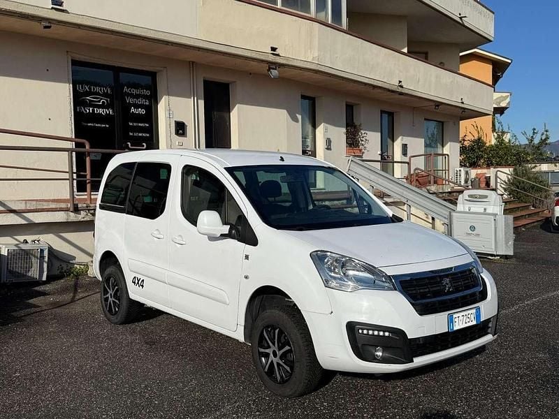 Bianco Usata 2018 Peugeot Partner Tepee Active Monovolume | 11.400 € (Super prezzo) - Immagine 1/4