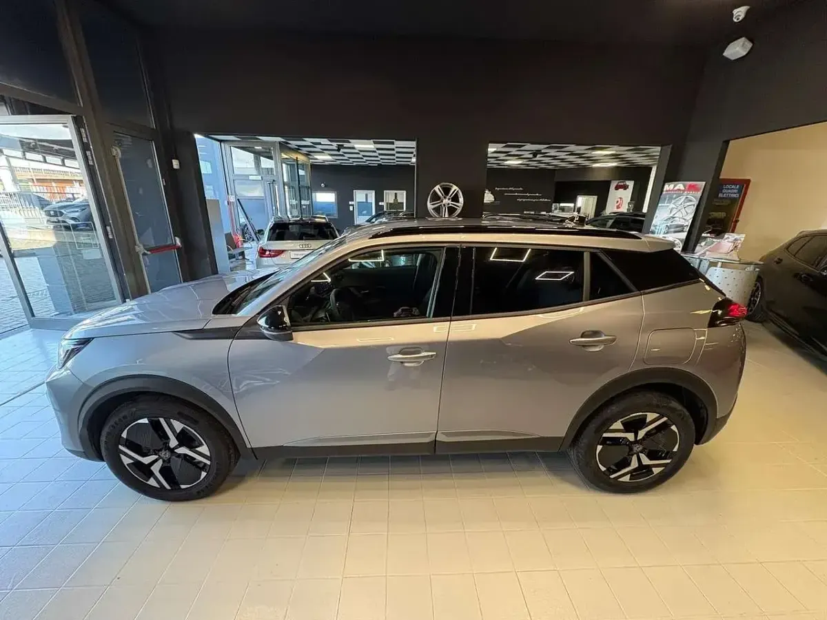 Usata Peugeot 2008 S 131 CV (96 kW) 2025 Grigio SUV
