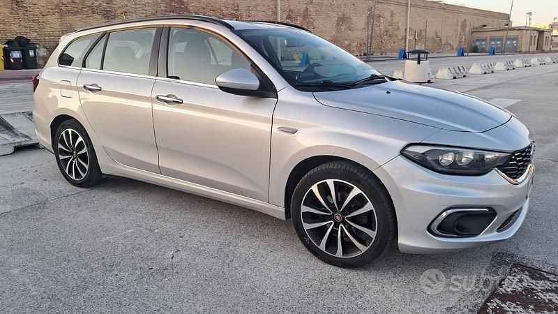 Usata Fiat Tipo 120 CV (88 kW) 2019 Grigio Station wagon