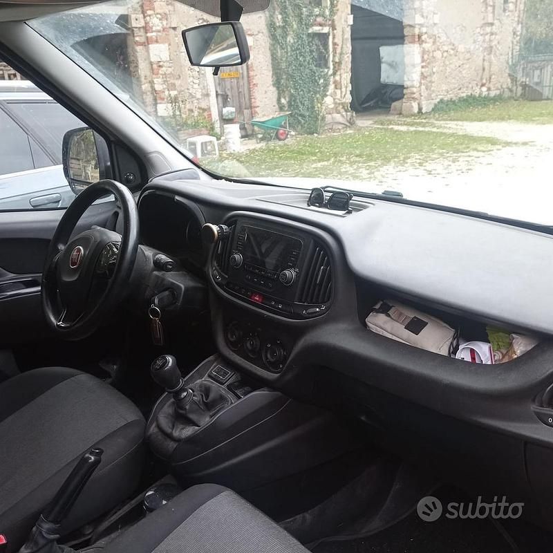 Usata Fiat Doblò 105 CV (77 kW) 2017 Bianco Monovolume