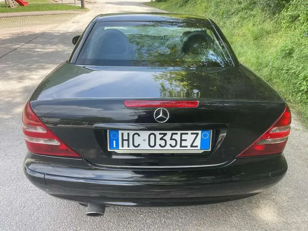 Usata Mercedes SLK320 218 CV (160 kW) 2000 Nero Cabrio