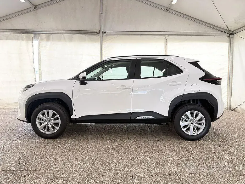 Nuova Toyota Yaris Cross Active 116 CV (85 kW) 2026 Bianco SUV