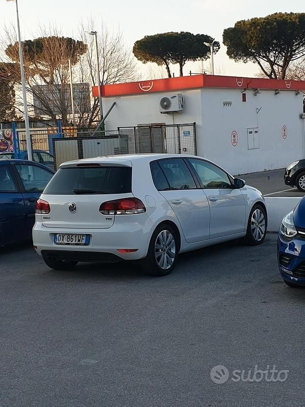 Usata VW Golf VI 110 CV (80 kW) 2009 Bianco Utilitaria