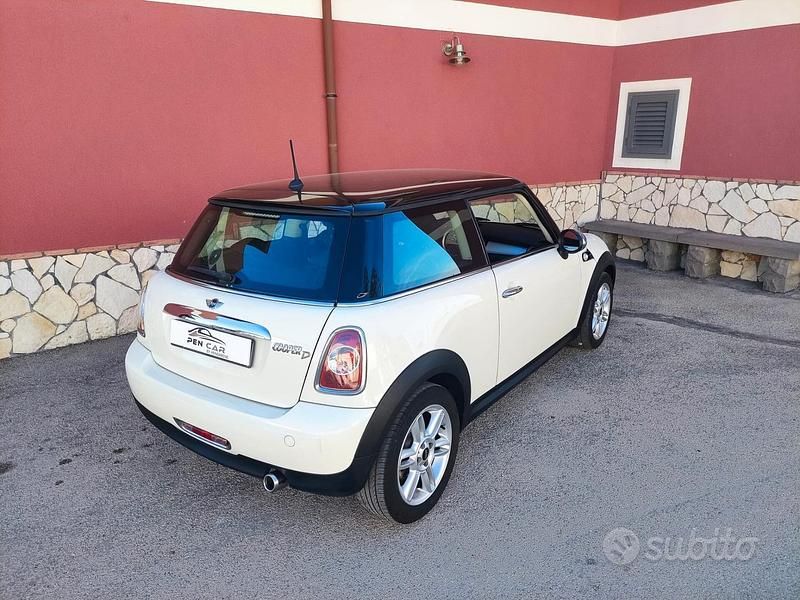 Usata Mini Cooper Coupé 112 CV (82 kW) 2011 Beige Coupé