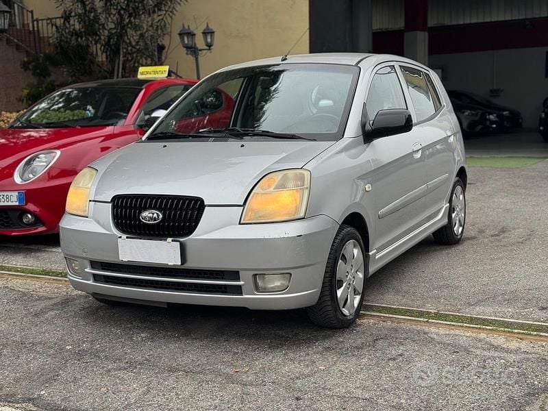 Usata Kia Picanto EX 65 CV (47 kW) 2004 Grigio Utilitaria