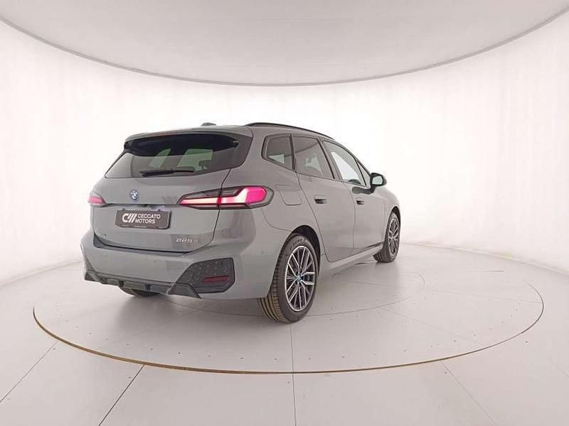 Nuova BMW 225 Active Tourer 245 CV (180 kW) 2026 Skyscraper grey metallic Monovolume
