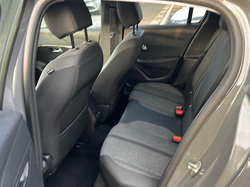 Usata Peugeot 208 Allure 101 CV (74 kW) 2025 Grigio Utilitaria