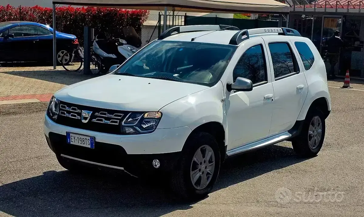 Usata Dacia Duster Ambiance 101 CV (74 kW) 2015 Bianco SUV