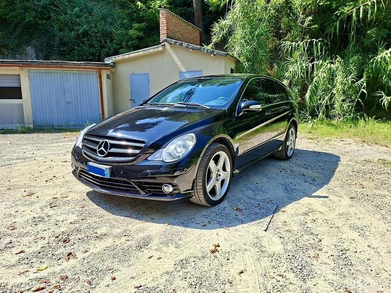 Usata Mercedes R320 224 CV (164 kW) 2009 Nero Monovolume