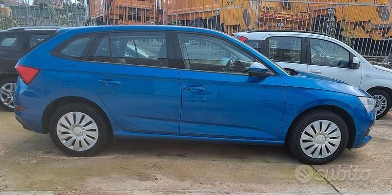 Usata Skoda Scala Ambition 95 CV (69 kW) 2020 Blu Utilitaria