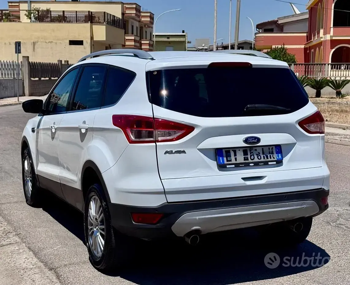 Usata Ford Kuga Titanium 140 CV (102 kW) 2015 Bianco SUV