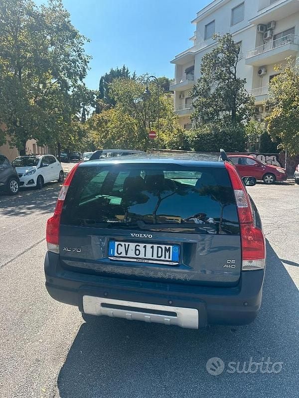 Usata Volvo XC70 163 CV (119 kW) 2005 Blu/azzurro Berlina