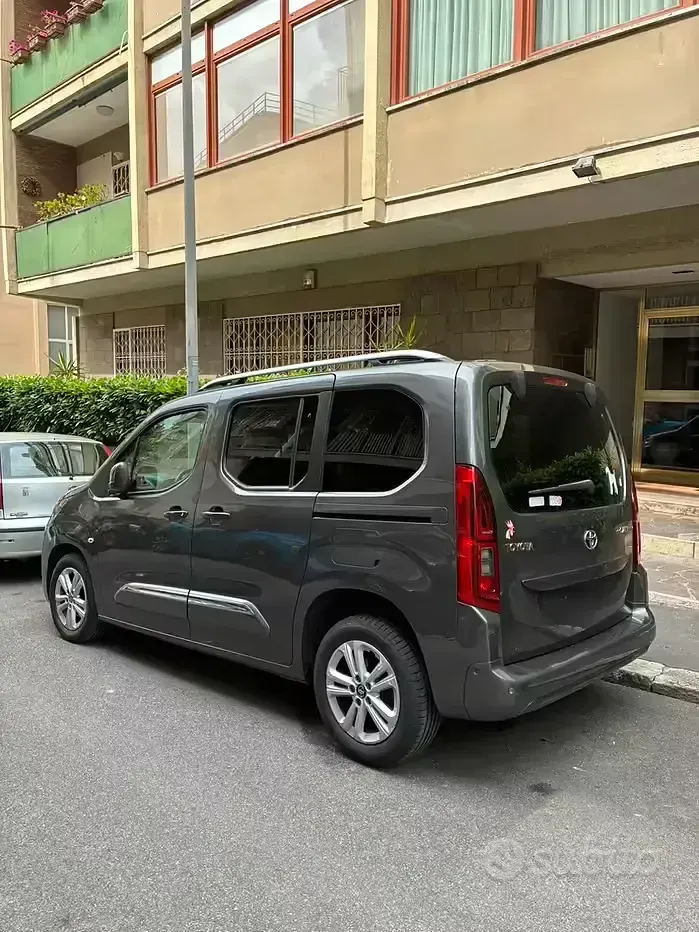 Usata Toyota Proace Verso City 100 CV (73 kW) 2021 Grigio Station wagon