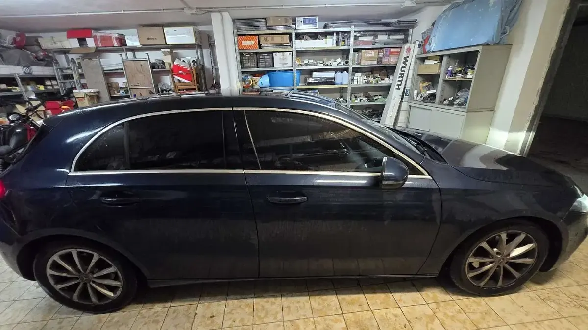 Usata Mercedes A180 116 CV (85 kW) 2019 Blu Berlina