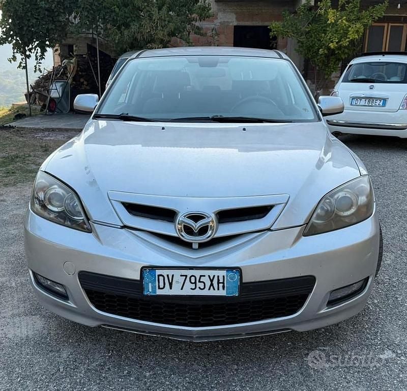 Grigio Usata 2009 Mazda 3 Due volumi | 1999 € (Ottimo prezzo) - Immagine 1/4