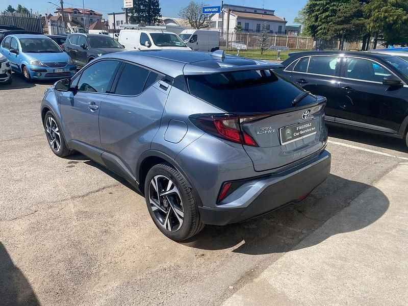 Usata Toyota C-HR 152 CV (111 kW) 2023 Argento metallizzato SUV