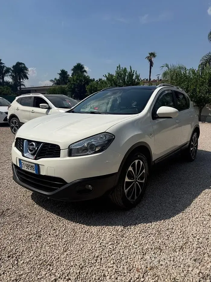Usata Nissan Qashqai Tekna 131 CV (96 kW) 2012 Bianco SUV