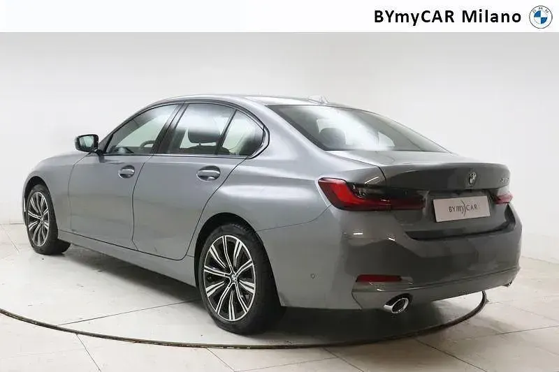 Nuova BMW 318 Efficient Dynamics 149 CV (109 kW) 2025 Grigio Berlina