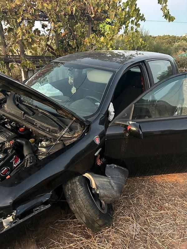 Usata Alfa Romeo 147 120 CV (88 kW) 2008 Nero Utilitaria