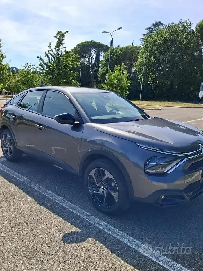 Usata Citroën C4 131 CV (96 kW) 2024 Grigio SUV