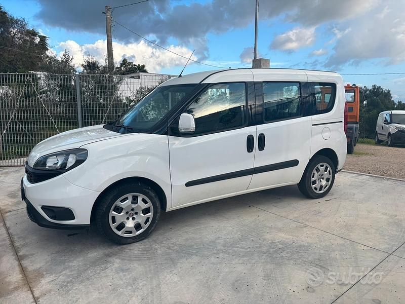 Usata Fiat Doblò 120 CV (88 kW) 2018 Bianco Monovolume