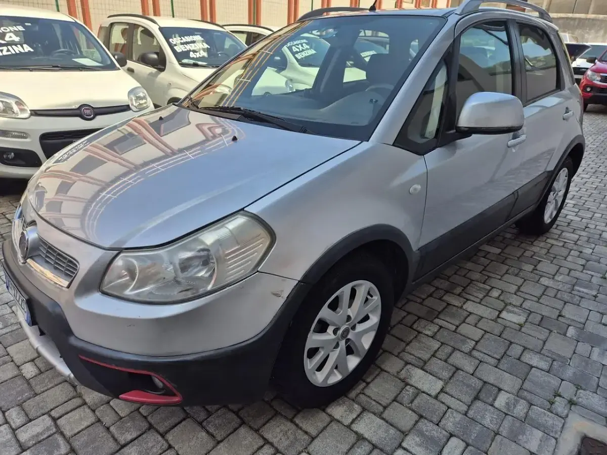 Usata Fiat Sedici 119 CV (87 kW) 2011 Nero SUV