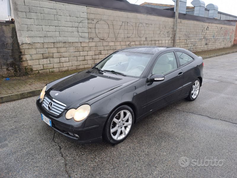 Usata 2002 Mercedes C200 Avantgarde | 3700 € (Cara) - Immagine 1/4