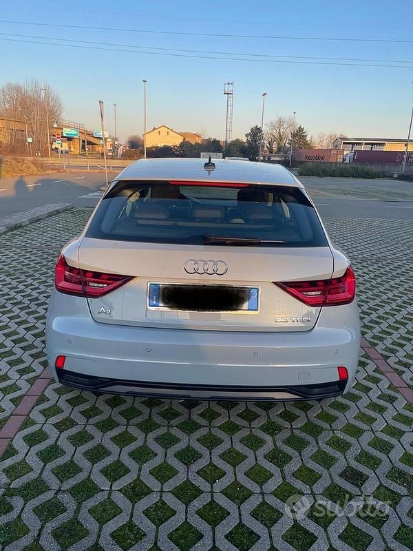 Usata Audi A1 Sportback 110 CV (80 kW) 2022 Grigio Utilitaria